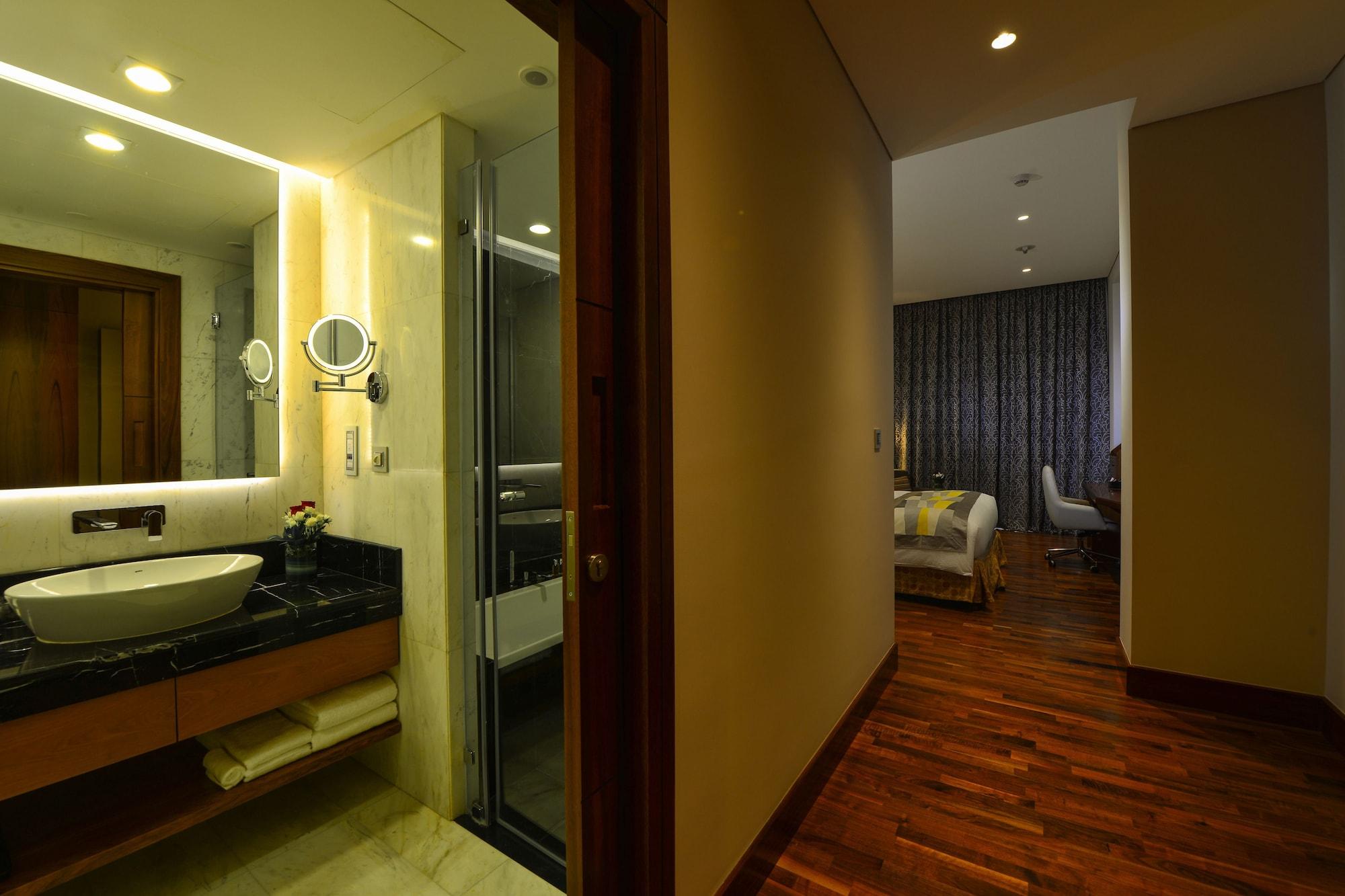 The Avenue Hotel Doha Exteriör bild A guest room at the hotel