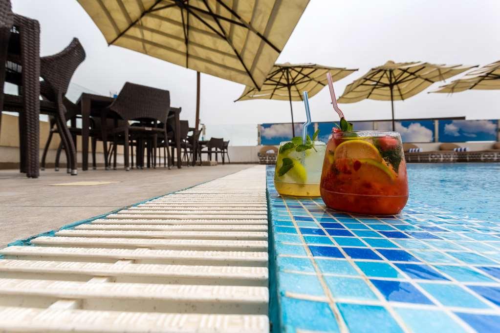 The Avenue Hotel Doha Bekvämligheter bild Pool at the hotel
