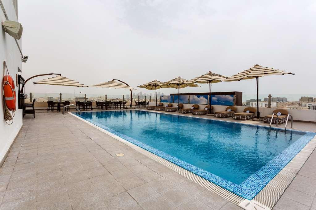 The Avenue Hotel Doha Bekvämligheter bild Rooftop pool